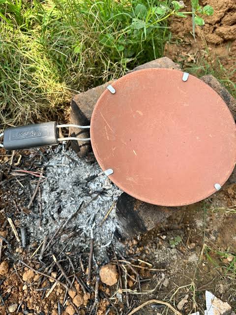 Mitti Ke Tawa | Handmade Mitti Terracotta Clay Tawa for Making Roti/Chapatti (10 Inches) (paratha Tawa)